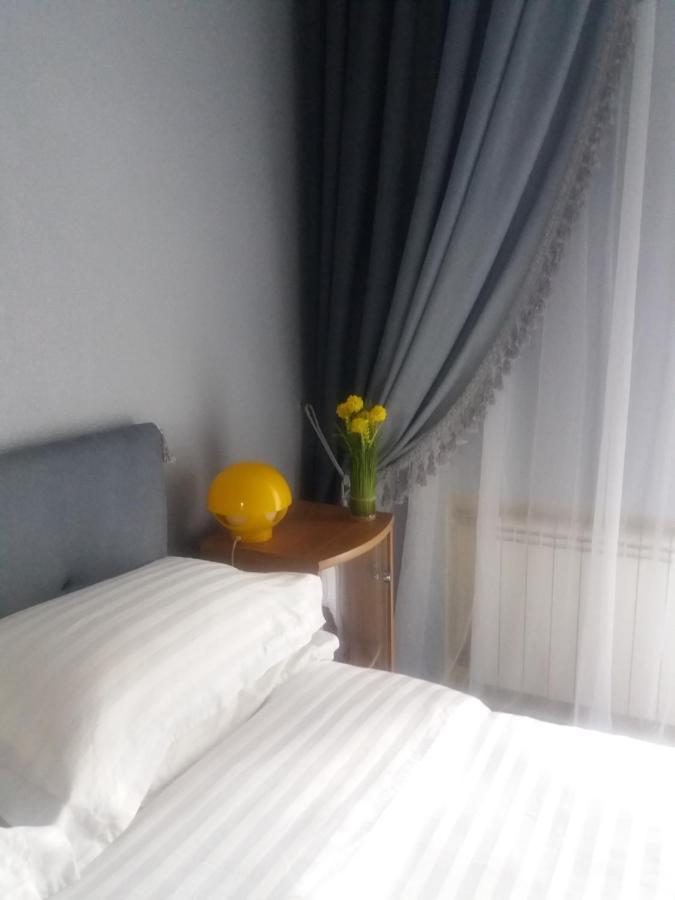 Apartment U Lidii In Center Of Kiev Near Railways Station Exterior photo