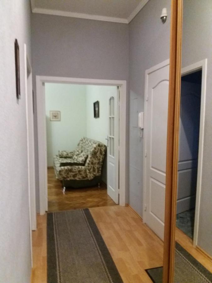 Apartment U Lidii In Center Of Kiev Near Railways Station Exterior photo